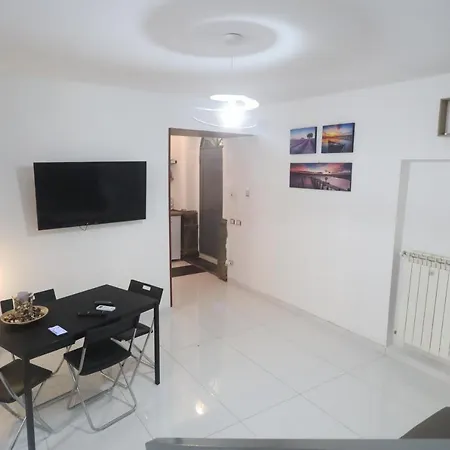 L'antico Borgo Angioino Naples